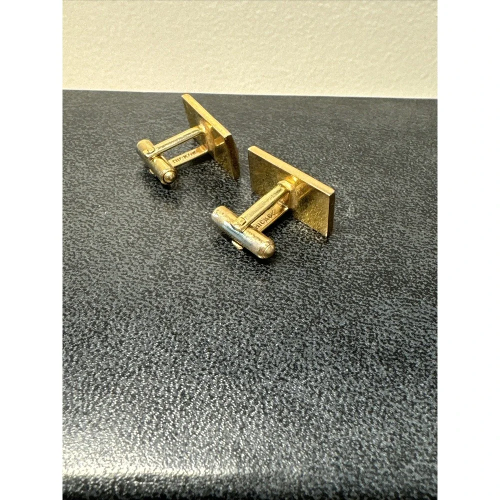 MENS VINTAGE MARKED HICKOK USA GOLD TONE METAL CUFFLINKS GOOD CONDITION